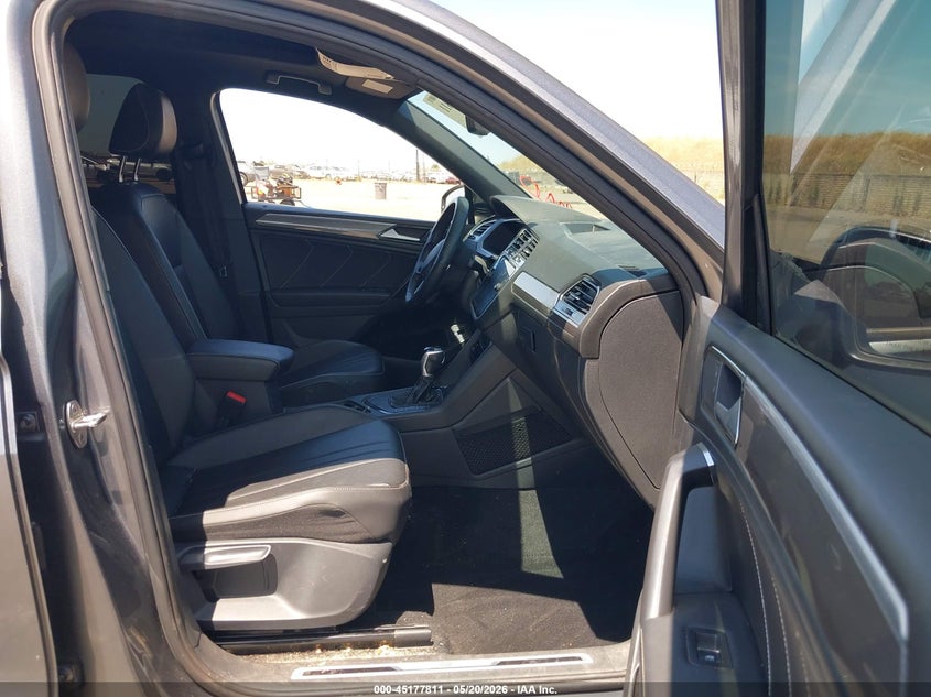 2022 VOLKSWAGEN TIGUAN 2.0L I-4 DI, DOHC, V(VIN: 3VVCB7AX1NM083861