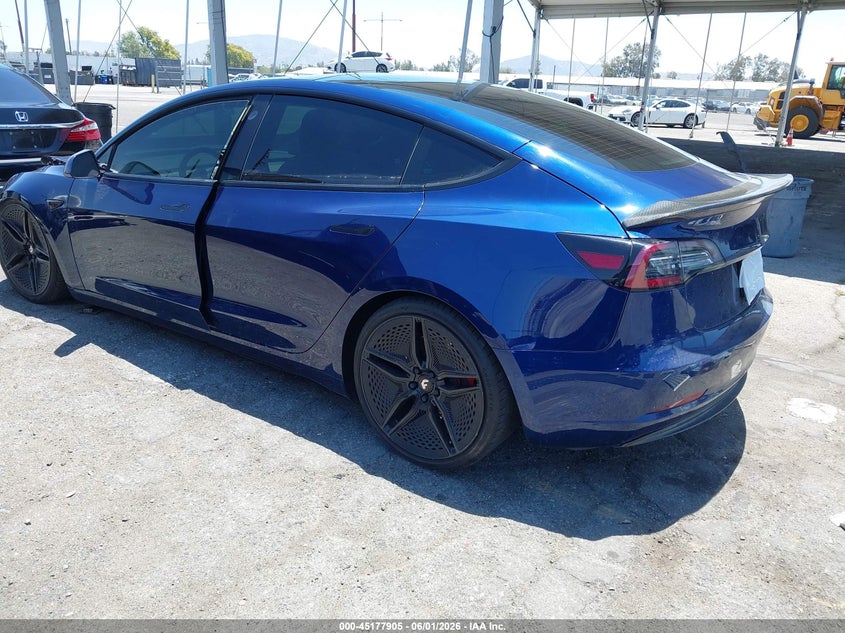 Vin: 5yj3e1ea9nf373729, lot: 45675592, tesla model 3 rear-wheel drive 20223