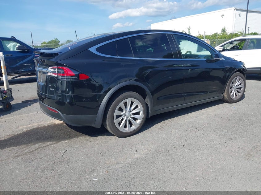 Vin: 5yjxcbe20hf069960, lot: 45675627, tesla model x 100d/75d/90d 20174