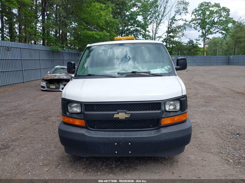 2017 Chevrolet Express 2500 Work Van VIN: 1GCWGAFF8H1352871 Lot: 45177946
