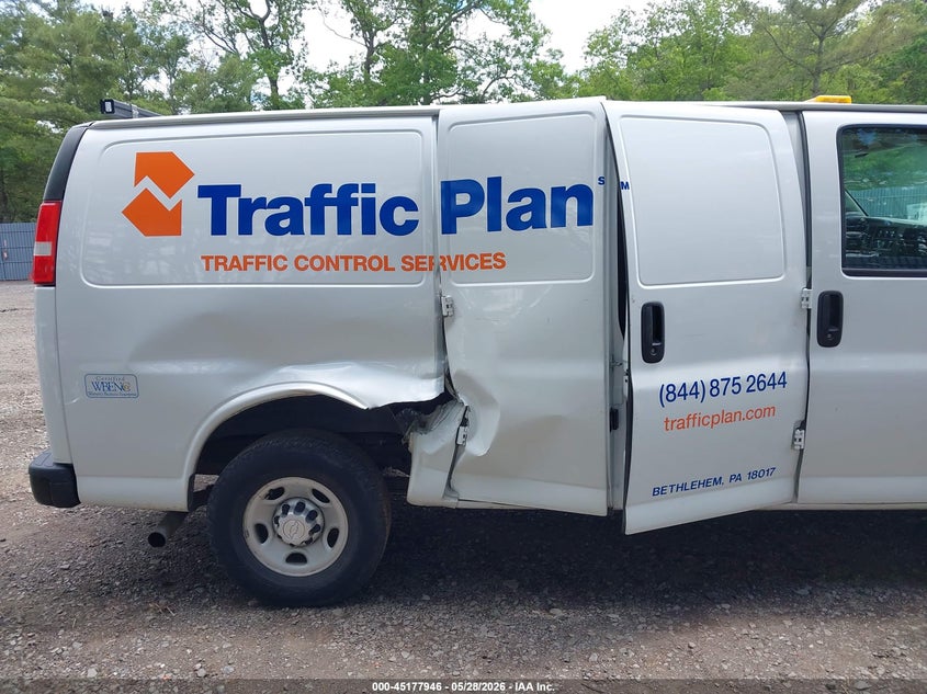 2017 Chevrolet Express 2500 Work Van VIN: 1GCWGAFF8H1352871 Lot: 45177946