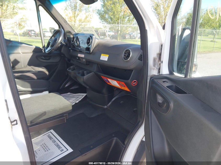 2019 MERCEDES-BENZ SPRINTER 2500 auction photo 5