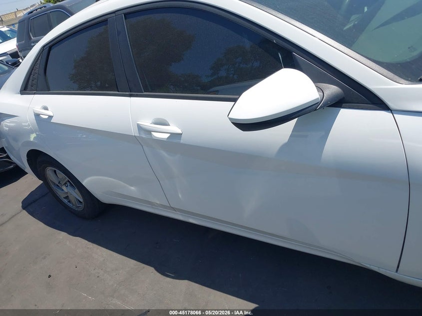 VIN KMHLL4DG4SU862065 2025 HYUNDAI ELANTRA SE