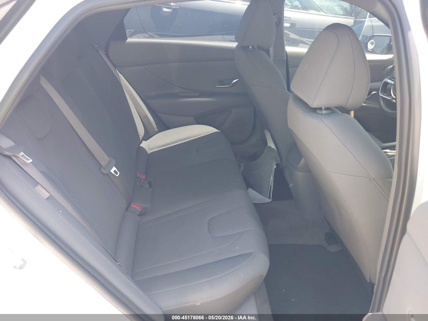 VIN KMHLL4DG4SU862065 2025 HYUNDAI ELANTRA SE