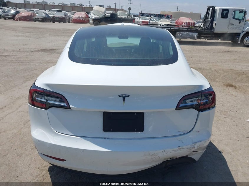 TESLA MODEL 3 - zdjęcie 15