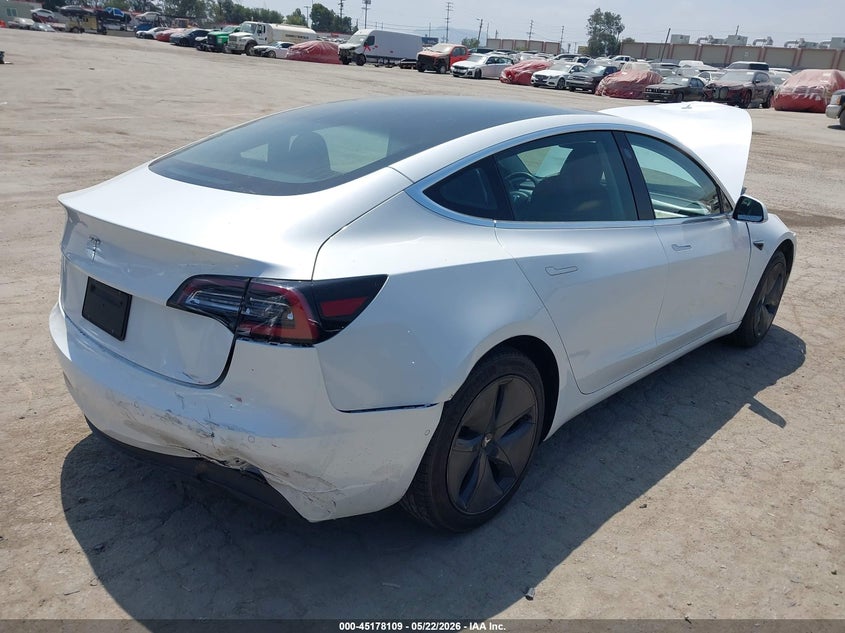 TESLA MODEL 3 - zdjęcie 4