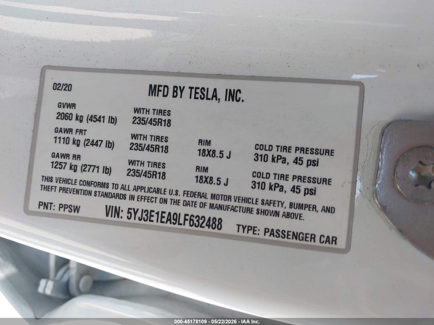 TESLA MODEL 3 - zdjęcie 9