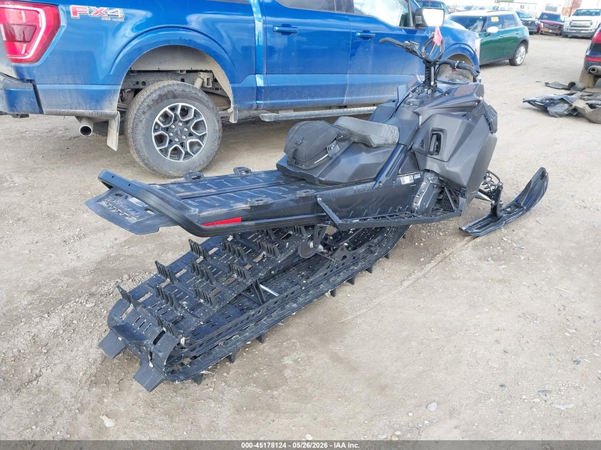 2022 SKI-DOO SUMMIT X 670 auction photo 4
