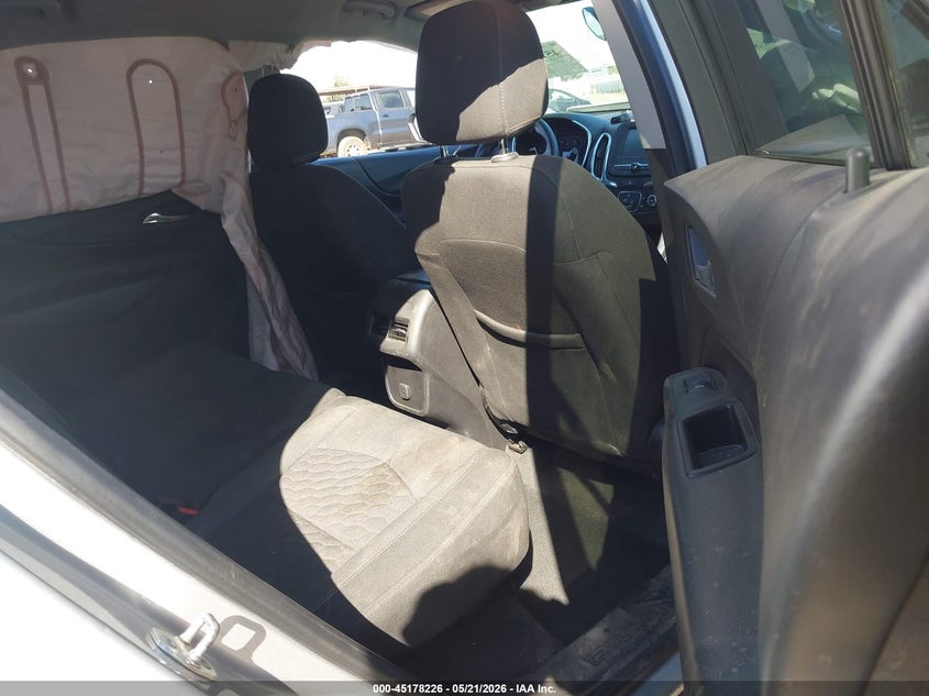 VIN 3GNAXJEV7JS557743 2018 CHEVROLET EQUINOX LT