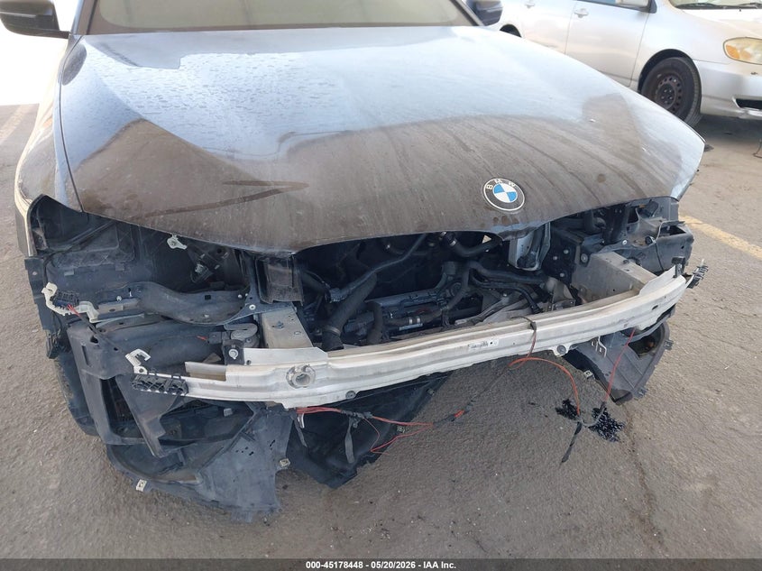 2019 BMW 530E auction photo 6