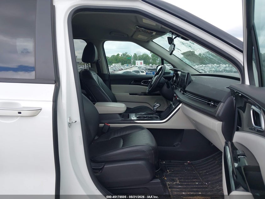 2024 KIA CARNIVAL MPV EX · Photo 5