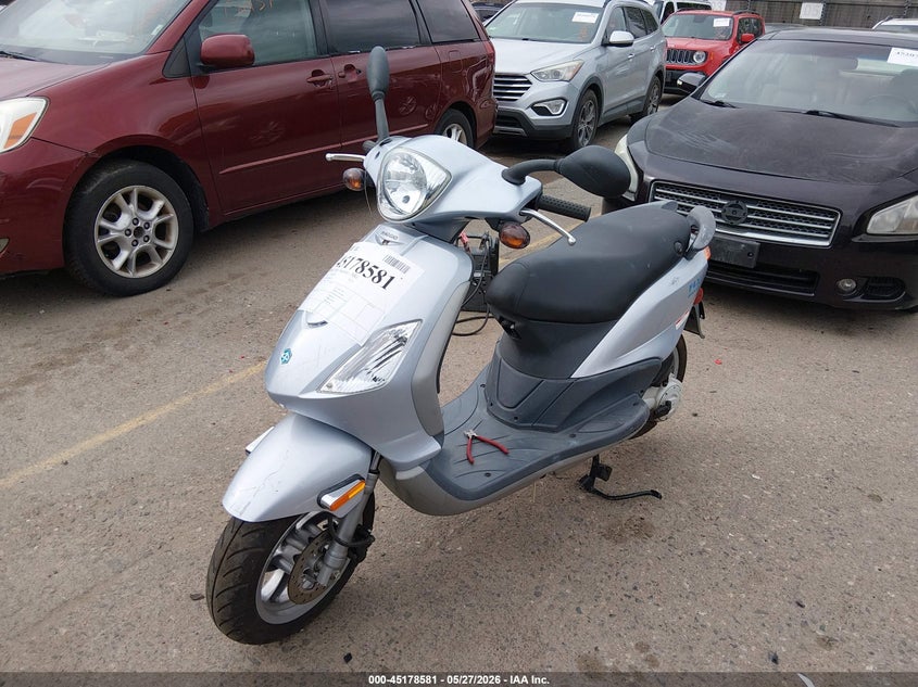 ZAPC446B184000318 2008 Piaggio Fly 50 photo 1