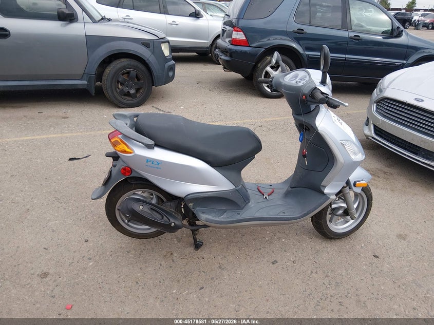 2008 Piaggio Fly 50 VIN: ZAPC446B184000318 Lot: 45178581