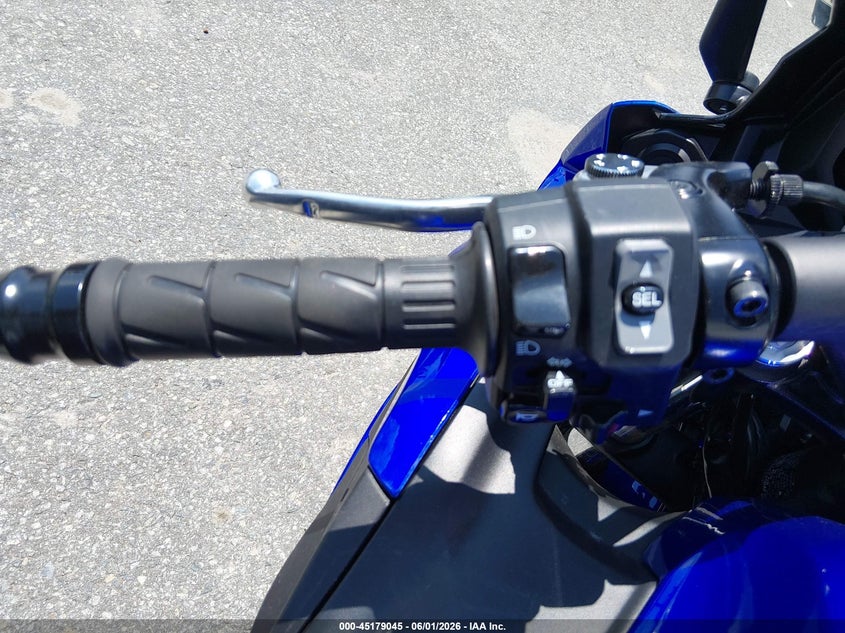2025 Kawasaki Ex650 P VIN: ML5EXEP14SDAF8033 Lot: 45179045