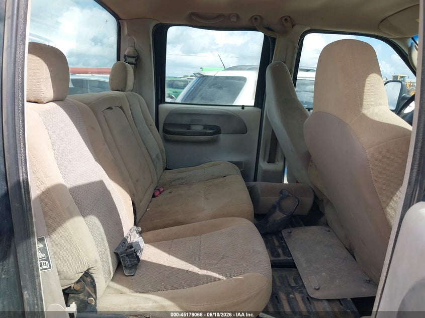 2004 FORD F-250 auction photo 8