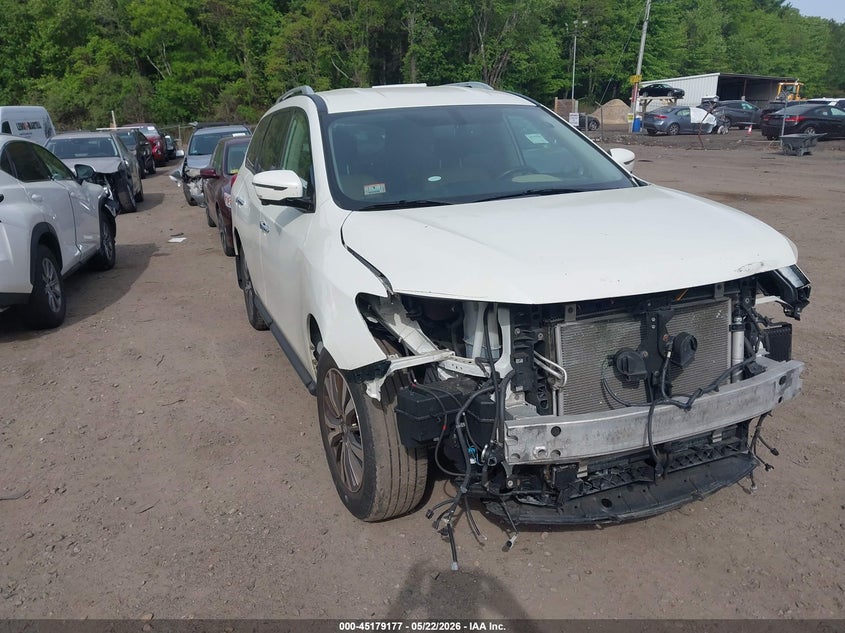 NISSAN PATHFINDER SL 2019
