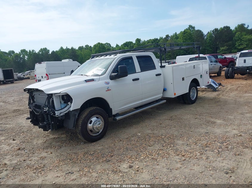 2026 RAM 3500 CHASSIS auction photo 2