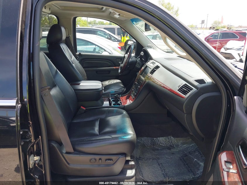2011 CADILLAC ESCALADE ESV auction photo 5