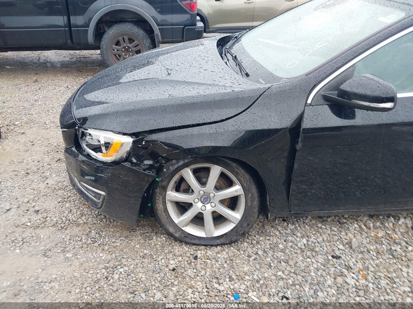 2016 VOLVO S60 auction photo 6