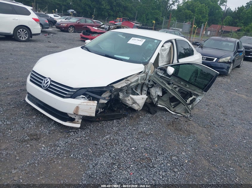 Vin: 1vwas7a33fc108536, lot: 45677394, volkswagen passat 1.8t limited edition 20152