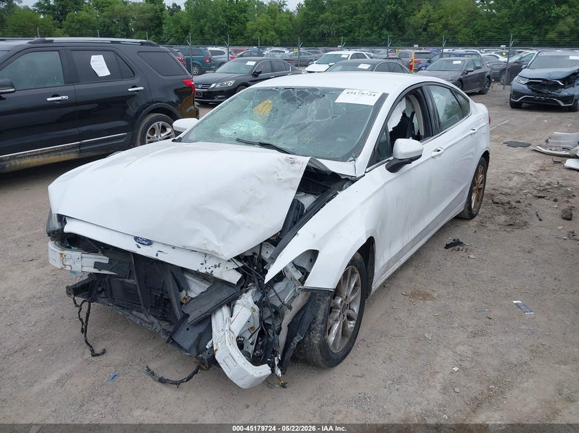 2017 FORD FUSION auction photo 2