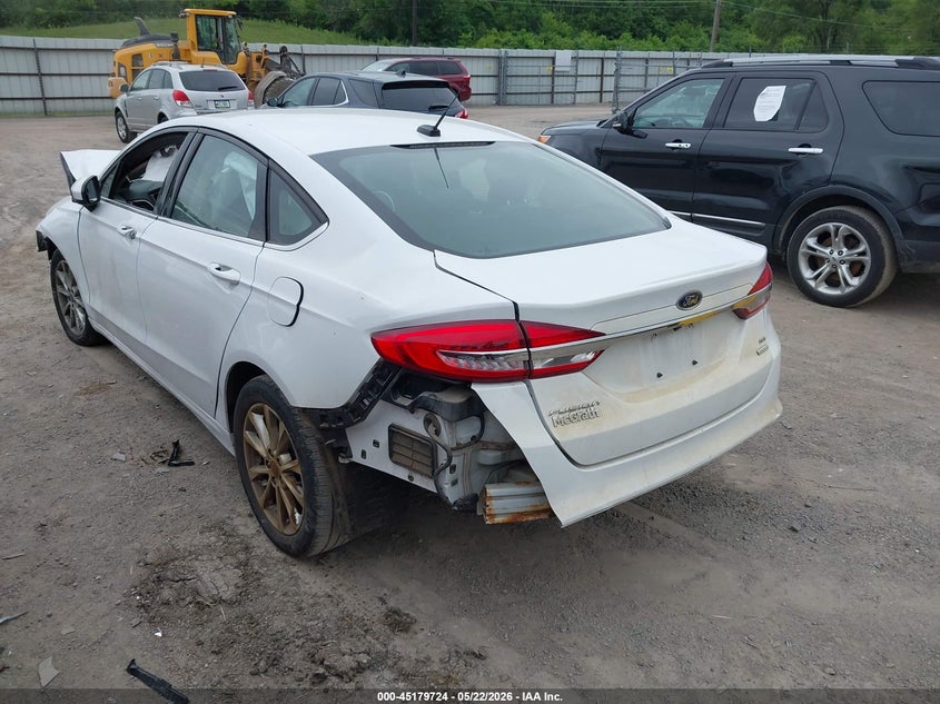 2017 FORD FUSION auction photo 3