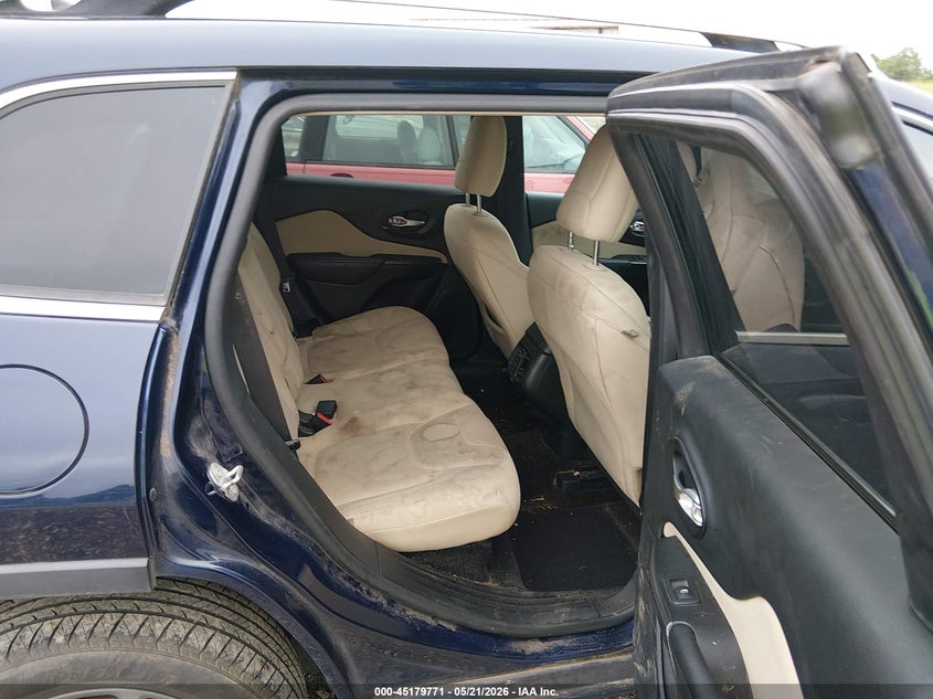 2016 JEEP CHEROKEE auction photo 8