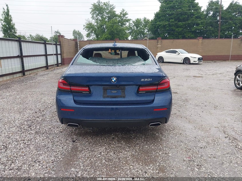 2021 BMW 530I — Photo 16