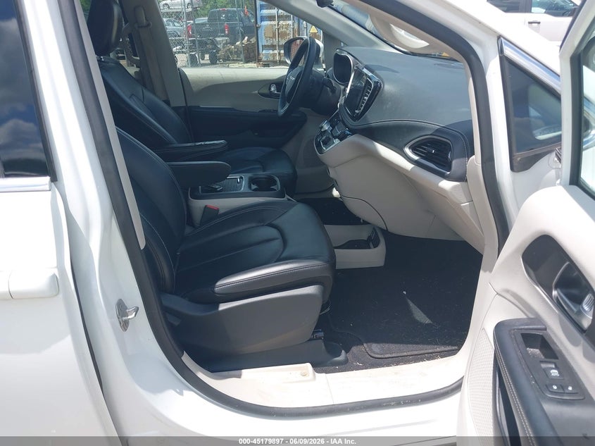 2023 CHRYSLER PACIFICA HYBRID auction photo 5