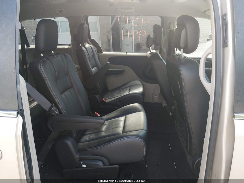 2015 Chrysler Town & Country Touring VIN: 2C4RC1BG0FR638911 Lot: 45179911