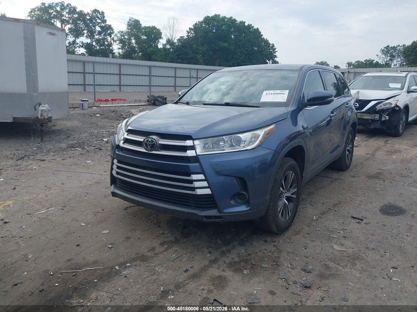 2019 Toyota Highlander Le 5TDZARFH9KS057352 photo 1