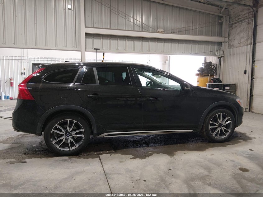 2016 Volvo V60 Cross Country T5 VIN: YV4612HK4G1006040 Lot: 45180049
