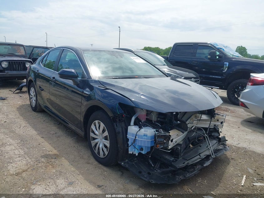 TOYOTA CAMRY LE HYBRID 2020