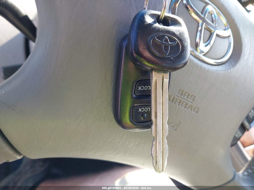 2002 Toyota Avalon Xls VIN: 4T1BF28B02U255795 Lot: 45180602