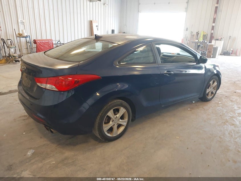 2013 HYUNDAI ELANTRA auction photo 4