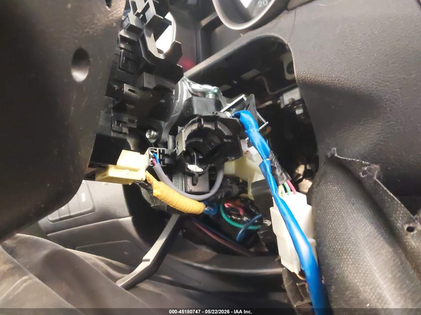 2013 HYUNDAI ELANTRA auction photo 6