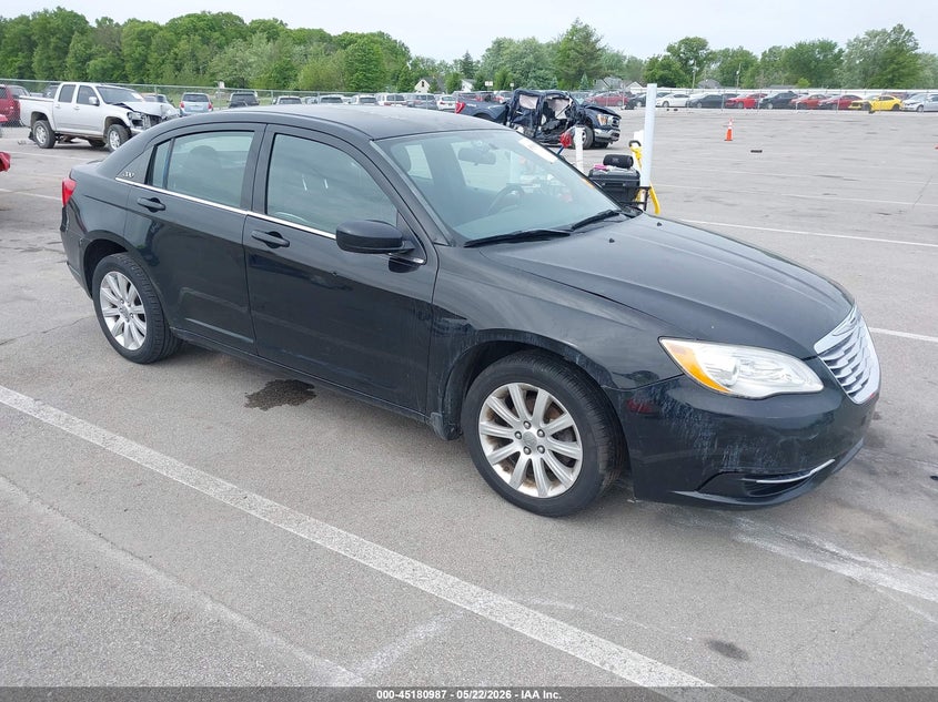 Vin: 1c3ccbbb8dn574373, lot: 45678699, chrysler 200 touring 2013 img_1