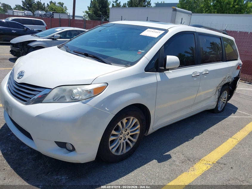2017 Toyota Sienna Xle 8 Passenger 5TDYZ3DC9HS871244 photo 1