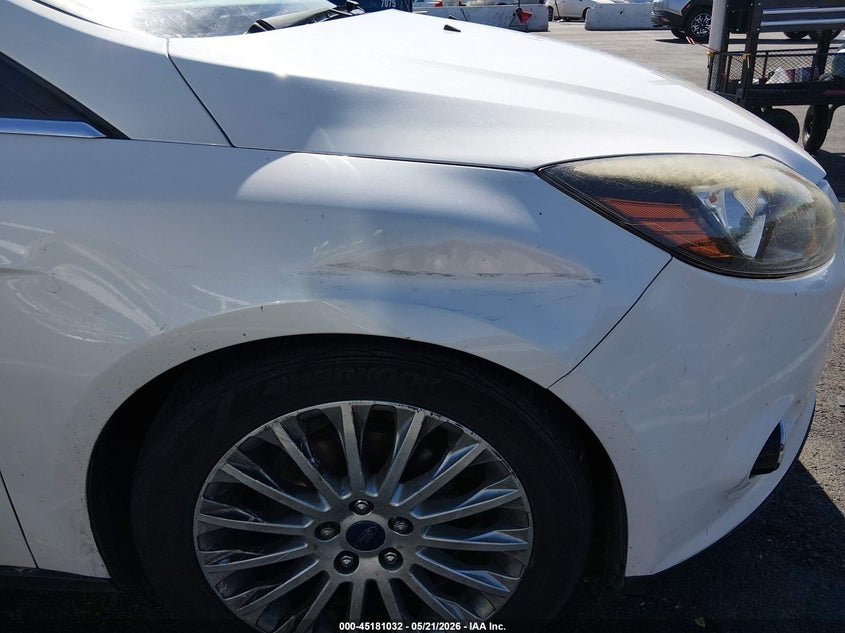 2012 FORD FOCUS auction photo 6