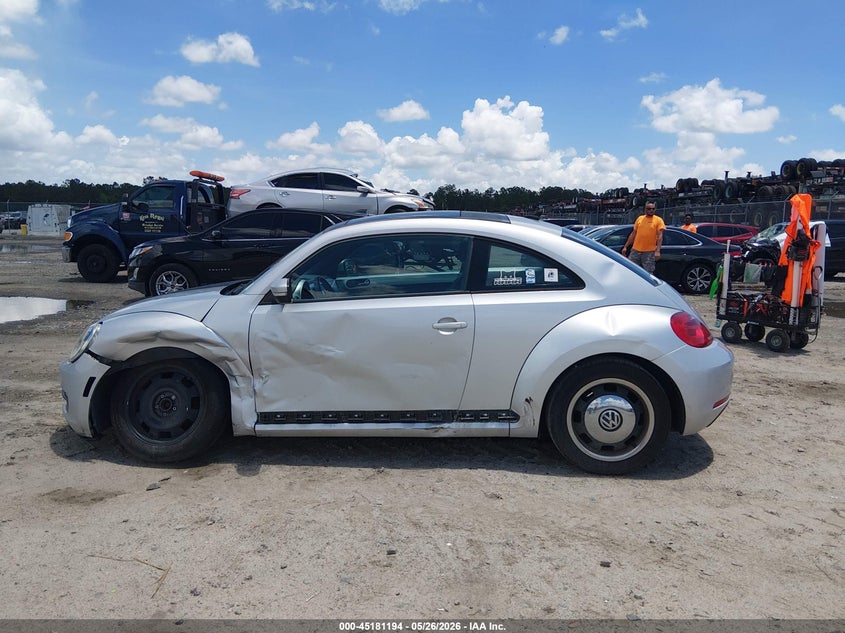 2012 Volkswagen Beetle 2.5L VIN: 3VWJP7AT7CM628881 Lot: 45181194