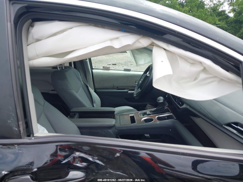 2024 TOYOTA SIENNA auction photo 5