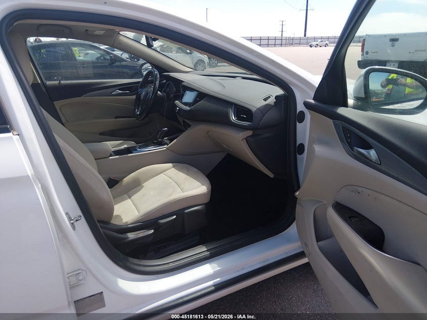 BUICK REGAL SPORTBACK 2018 VIN W04GL6SX1J1075668