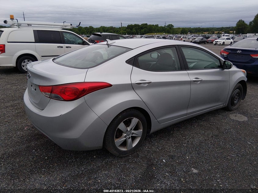 2013 HYUNDAI ELANTRA auction photo 4