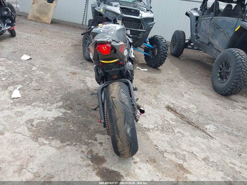 2021 SUZUKI GSX-R1000 auction photo 6