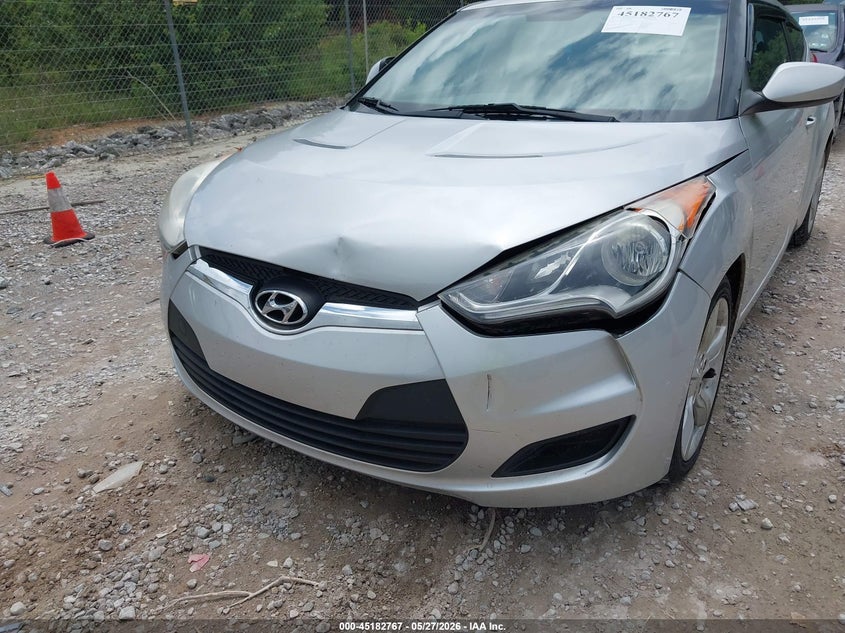 2012 Hyundai Veloster 1.6 Base W/Gray silver Lot 111045182767 Vin KMHTC6AD1CU049662