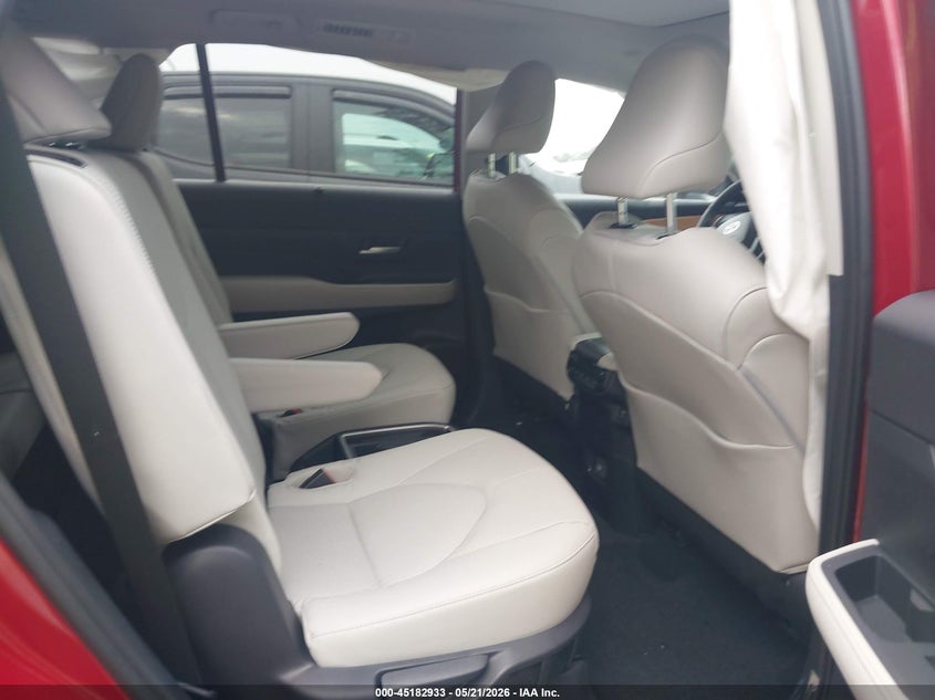 2026 TOYOTA GRAND HIGHLANDER HYBRID auction photo 8