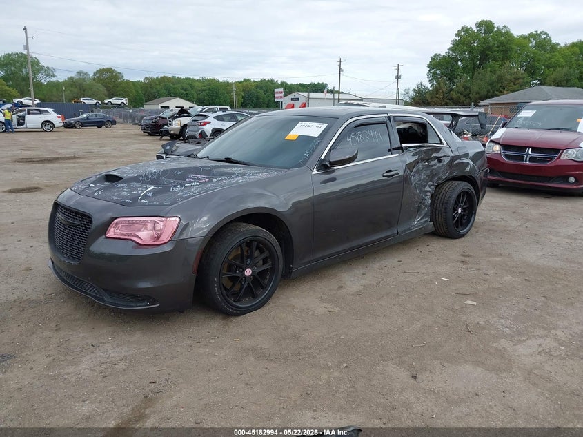 Vin: 2c3ccaag5lh128454, lot: 45680706, chrysler 300 touring l 20202