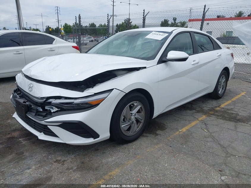 2025 HYUNDAI ELANTRA auction photo 2