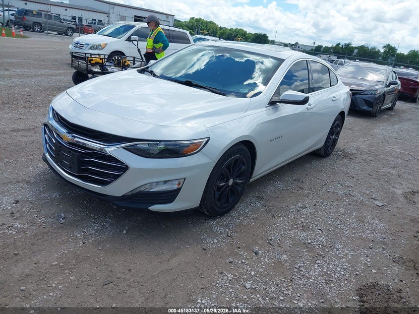 2019 CHEVROLET MALIBU auction photo 2