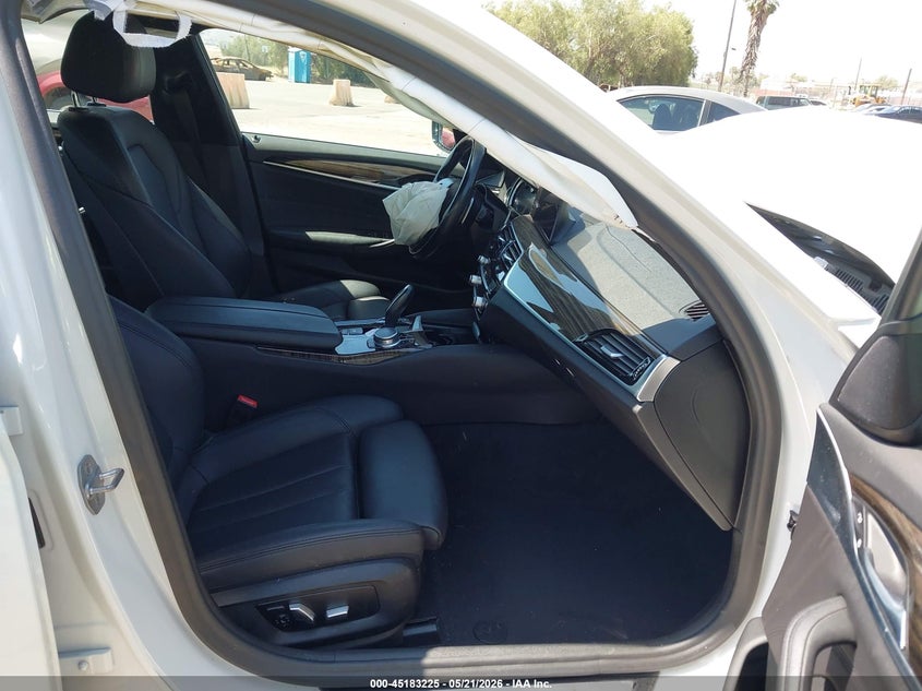 VIN WBAJA5C5XKBX86514 2019 BMW 530I